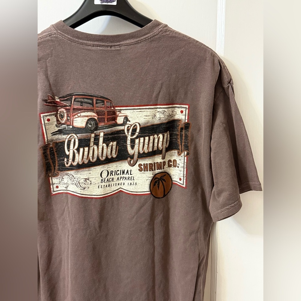 BUBBA GUMP SHRIMP CO. MAUI BROWN GRAPHIC TSHIRT